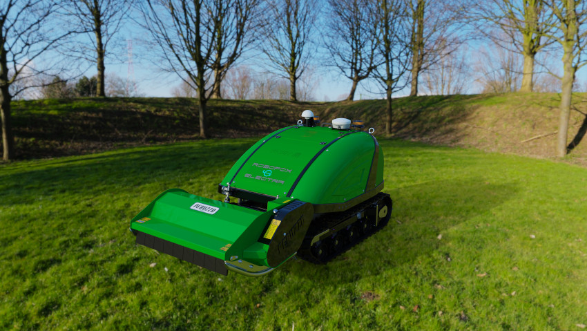 Nuova trinciaerba elettrica autonoma